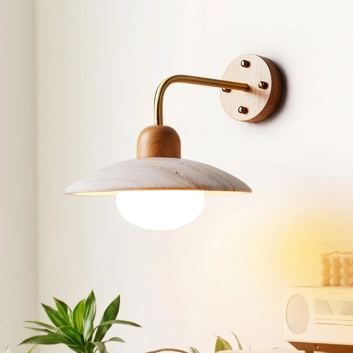 Carolia_Wall_Lamp_4