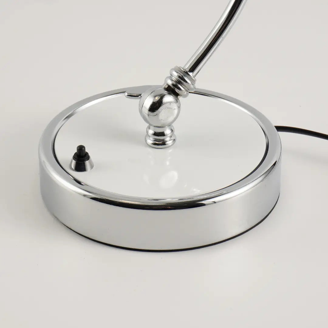 Classic_Kaiser_Table_Lamp_B_4