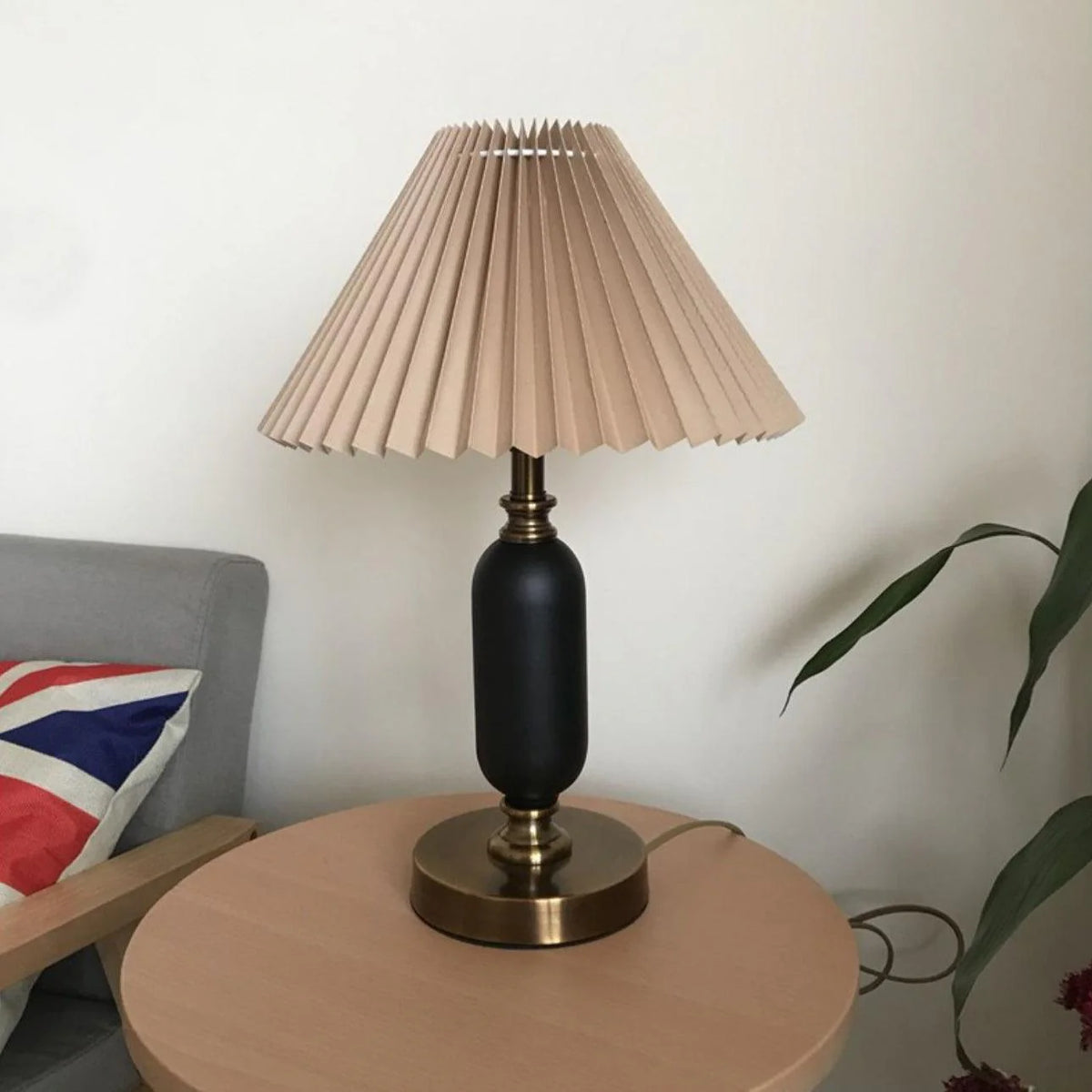 Classic Pleated Table Lamp 9