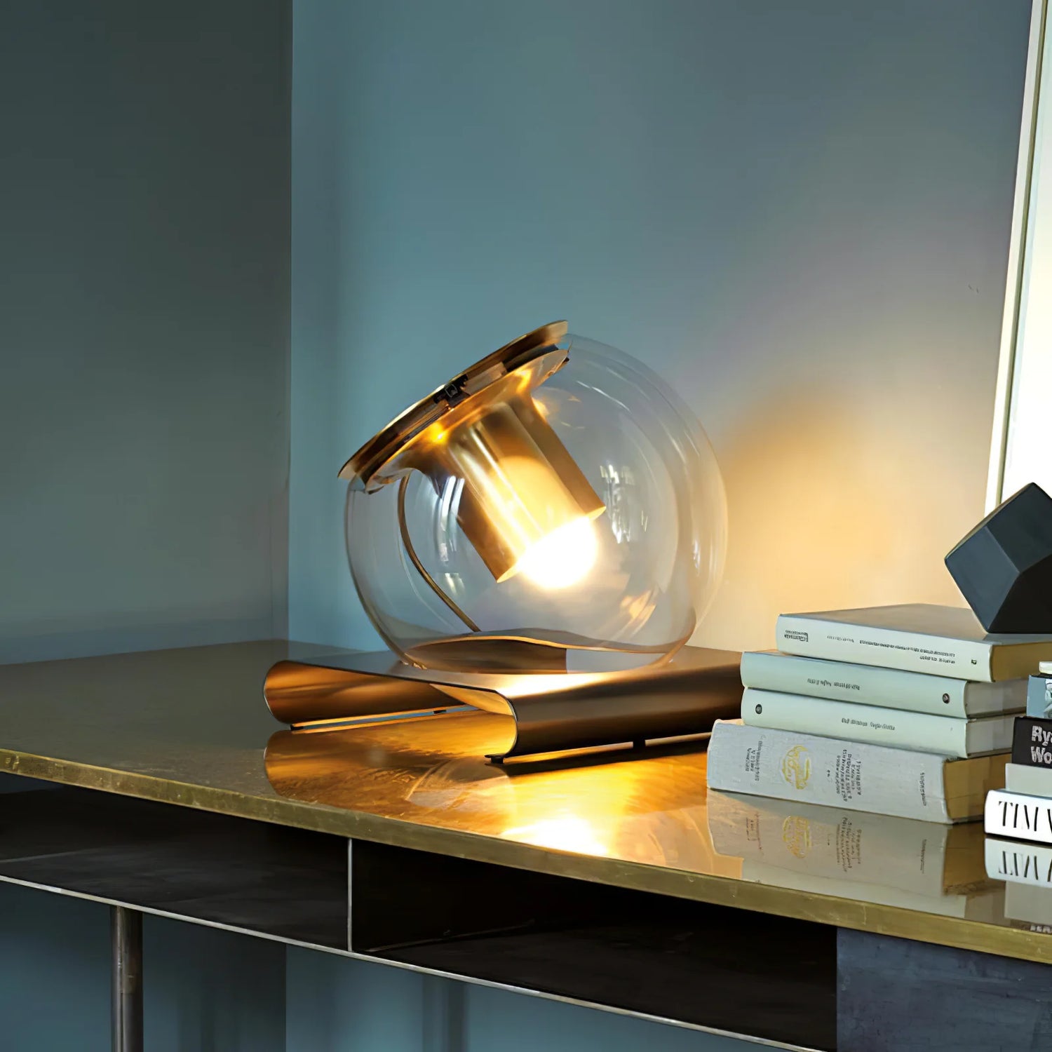 Clear_Spherical_Table_Lamp_10