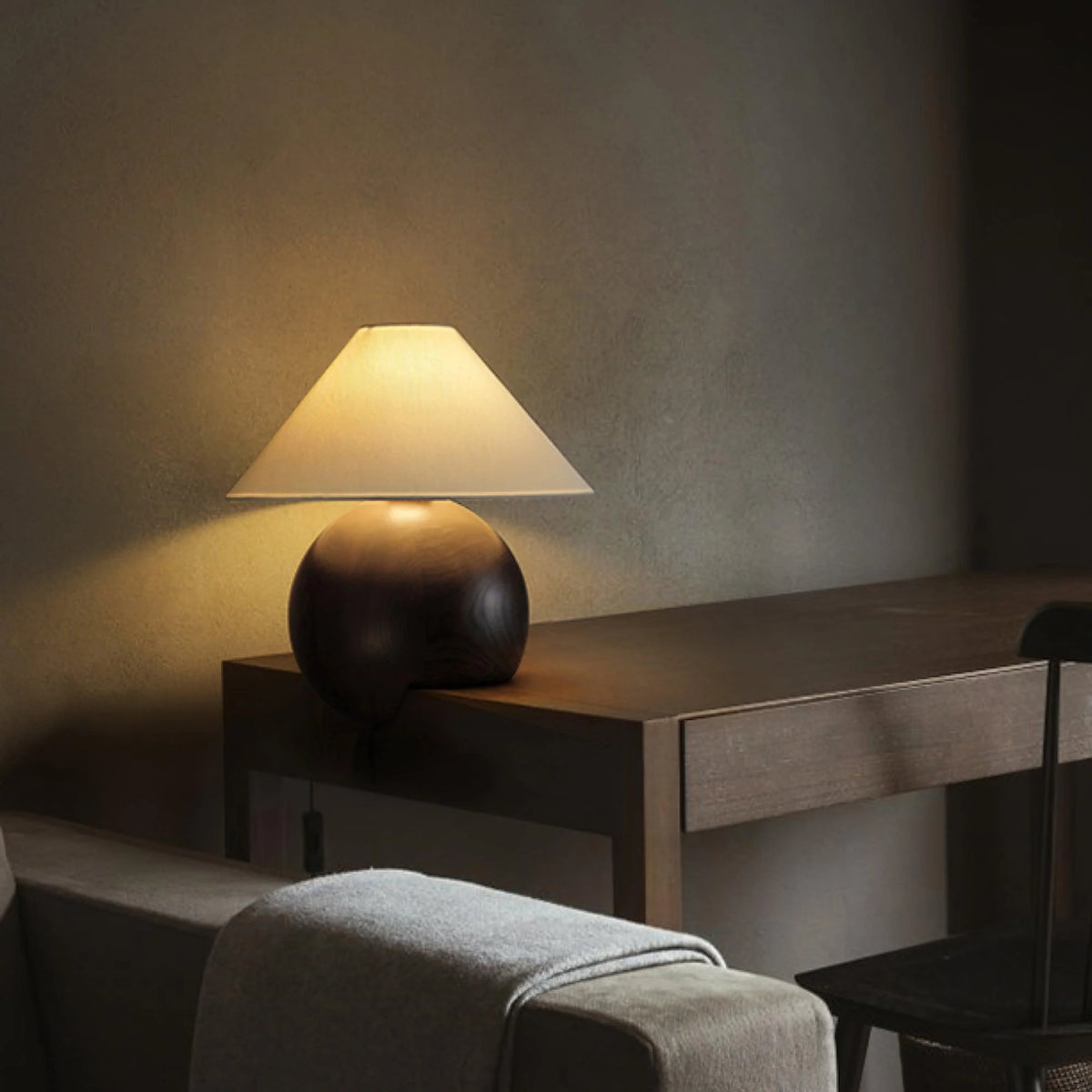 Corner Log Table Lamp 5