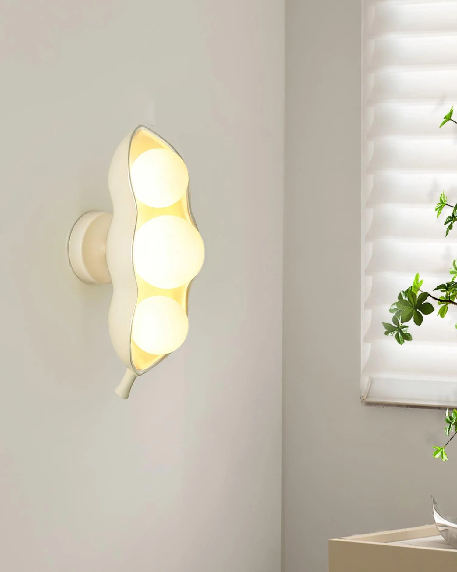 Cream_Pea_Wall_Light_2