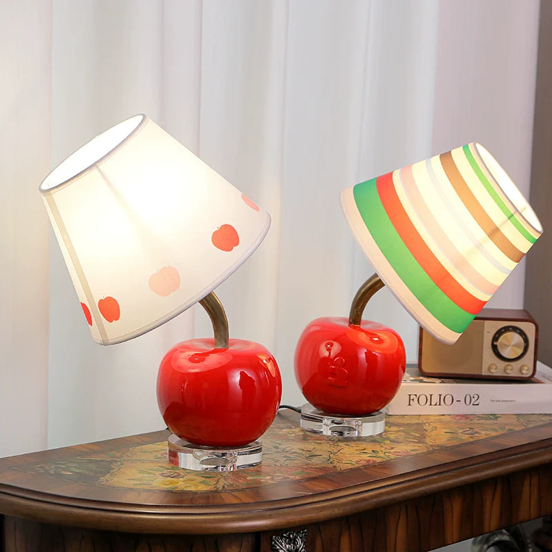 Creative_Apple-shaped_Table_Lamp_2