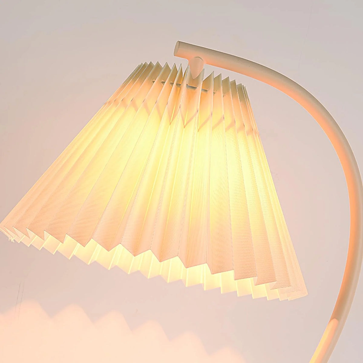 Crescini_Pleated_Table_Lamp_7