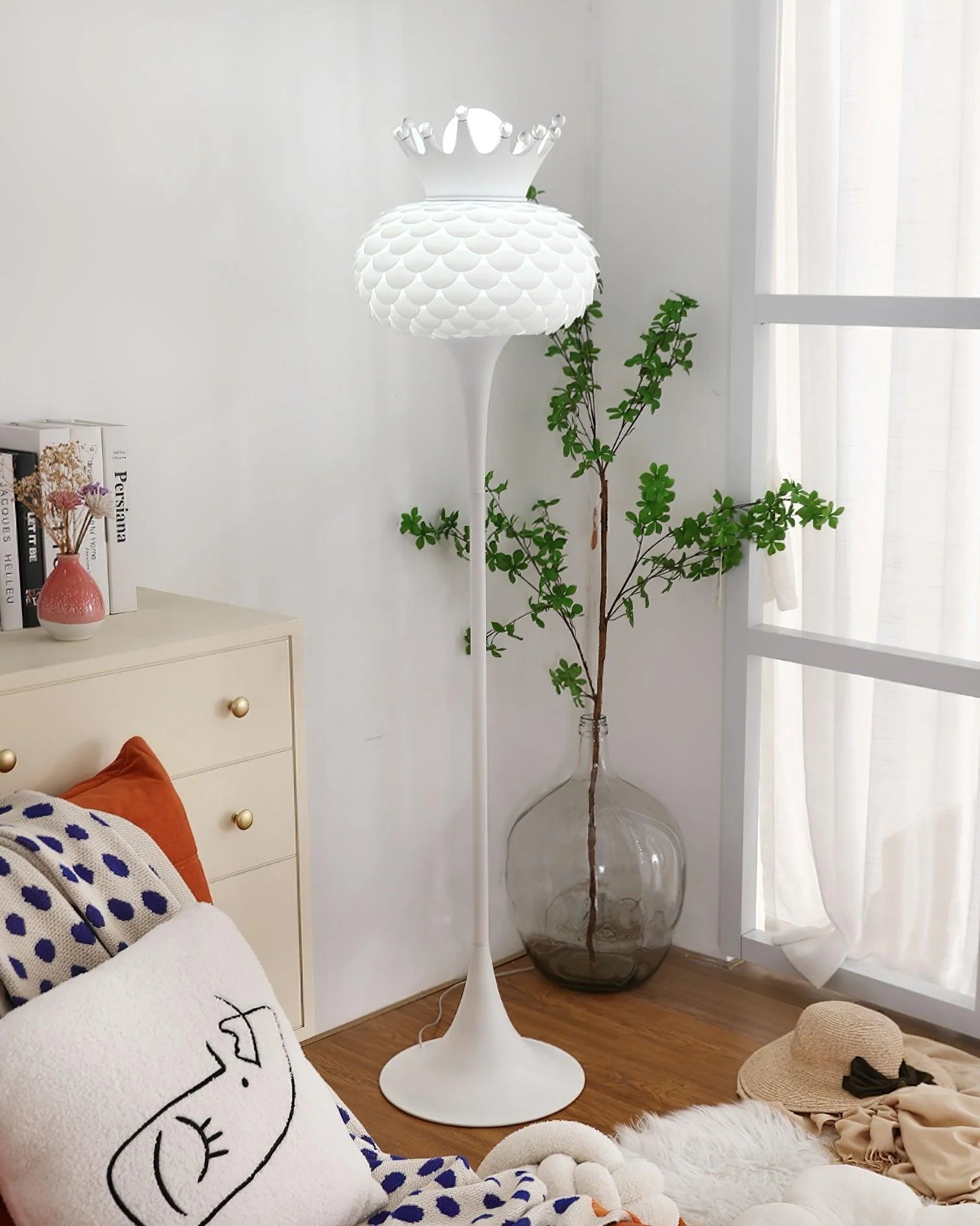 Crown Floor Lamp 10