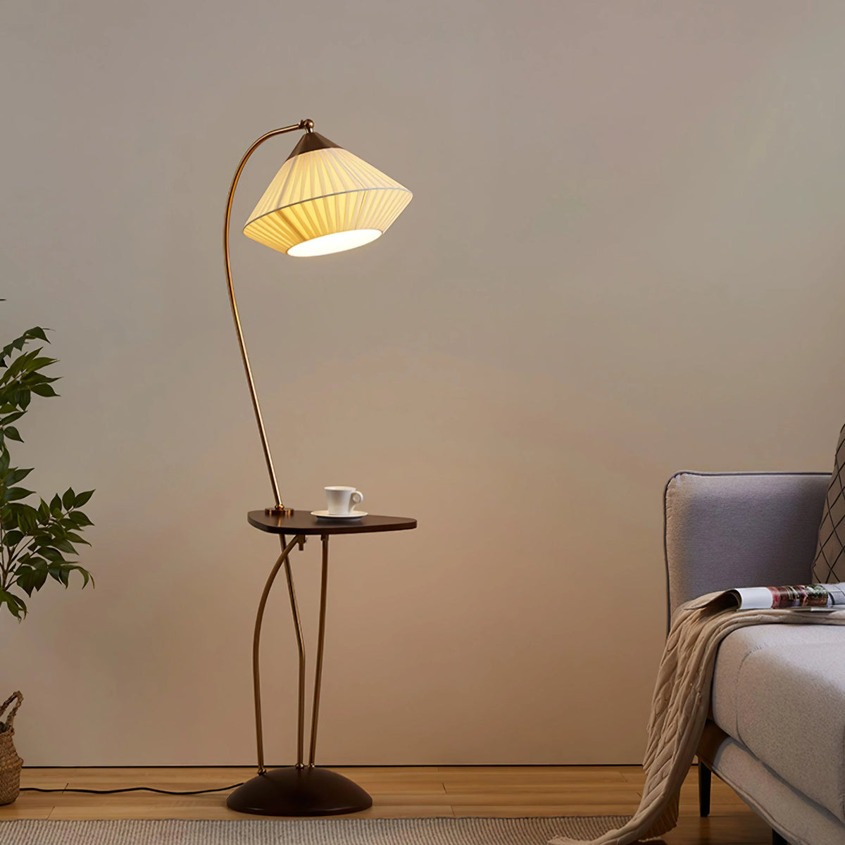 Curve With Table Floor Lamp 6