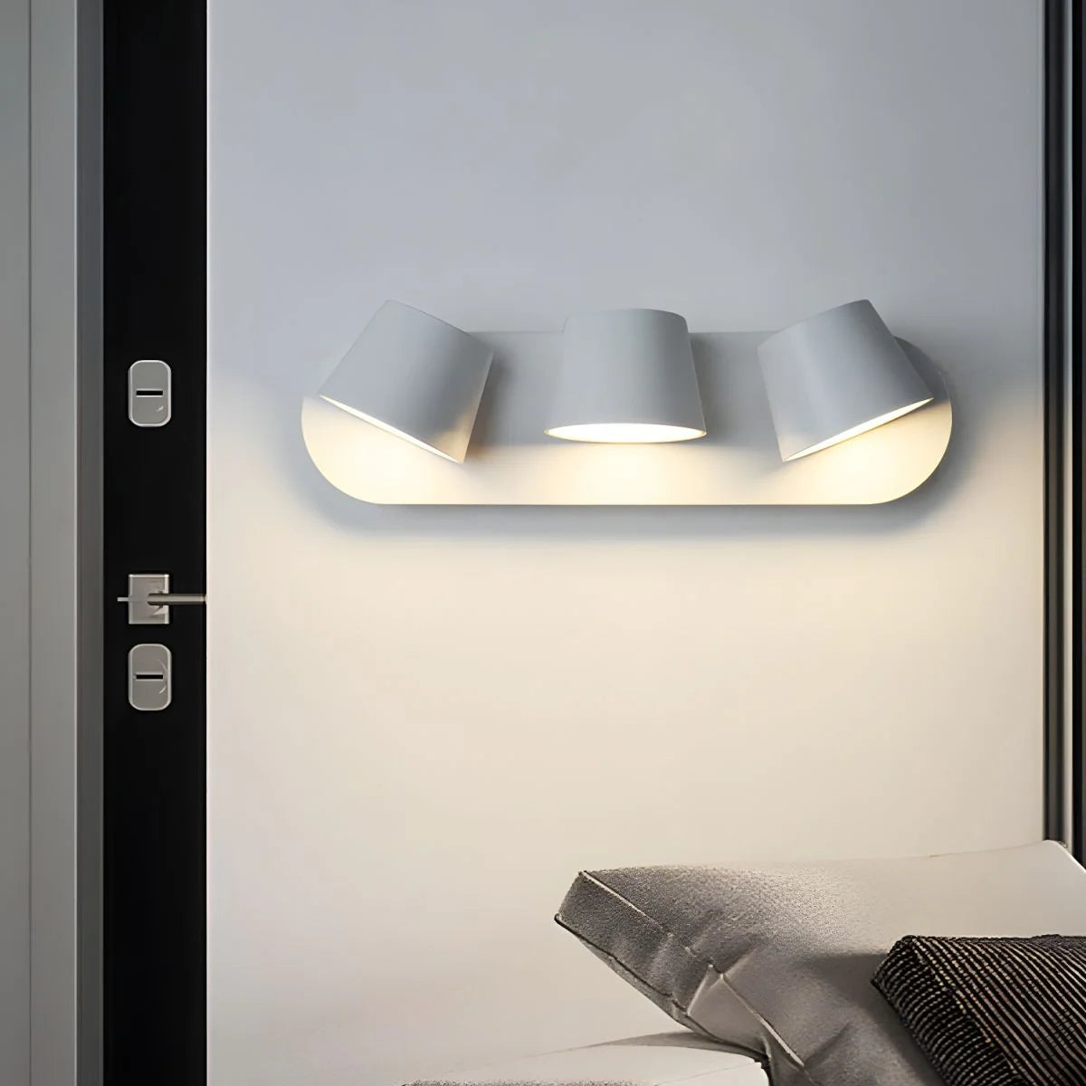 Degrees_Adjustable_Wall_Lamp_4