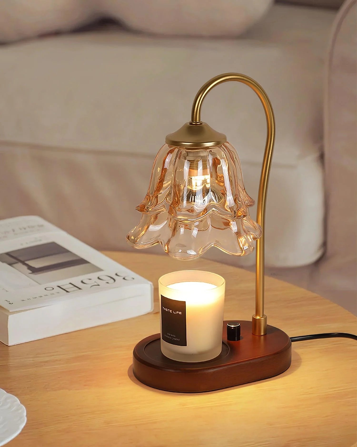 Double Petal Table Lamp 4