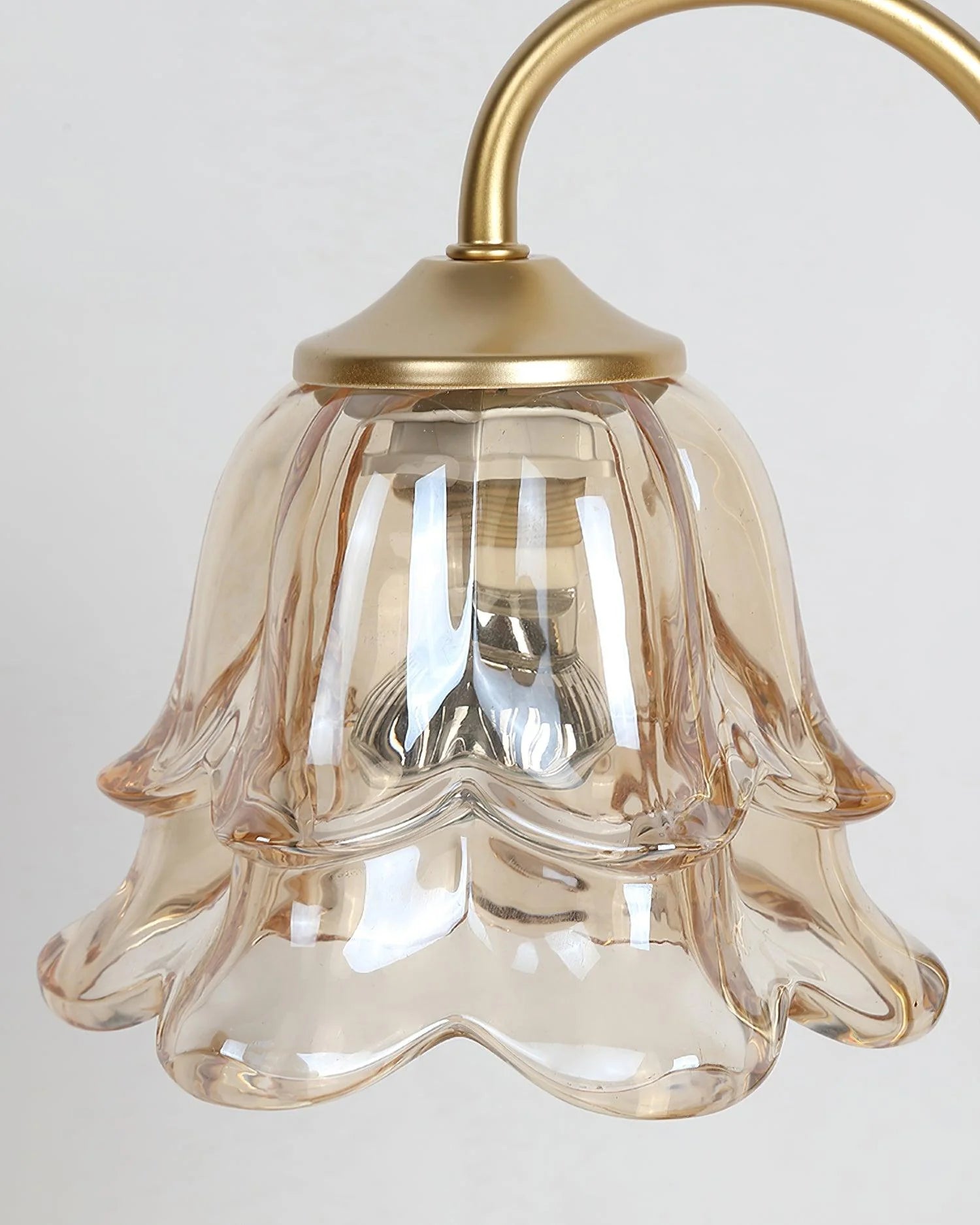 Double Petal Table Lamp 5