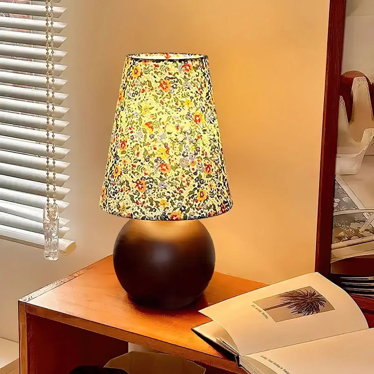 Elara_Floral_Table_Lamp_10