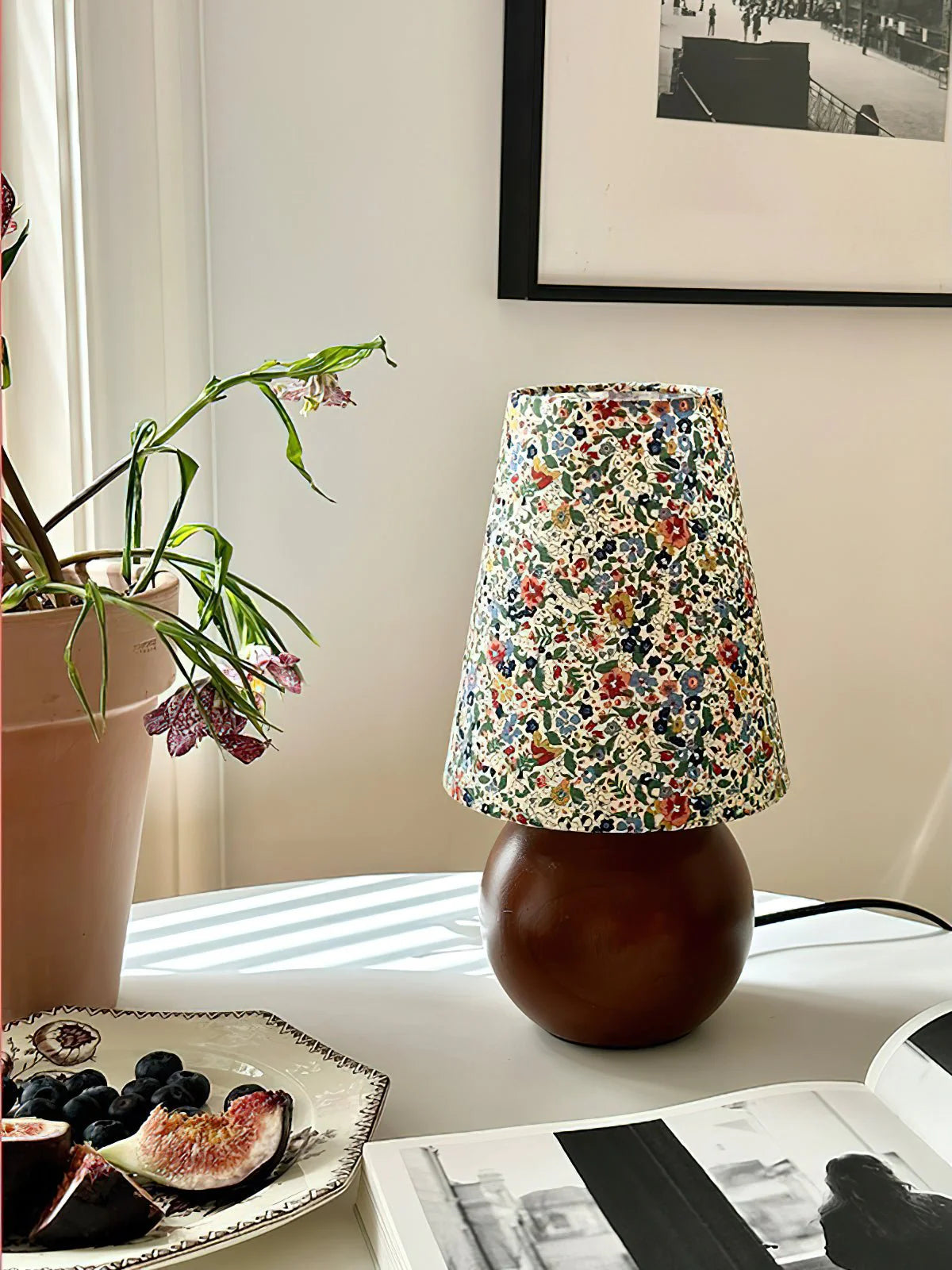 Elara_Floral_Table_Lamp_11