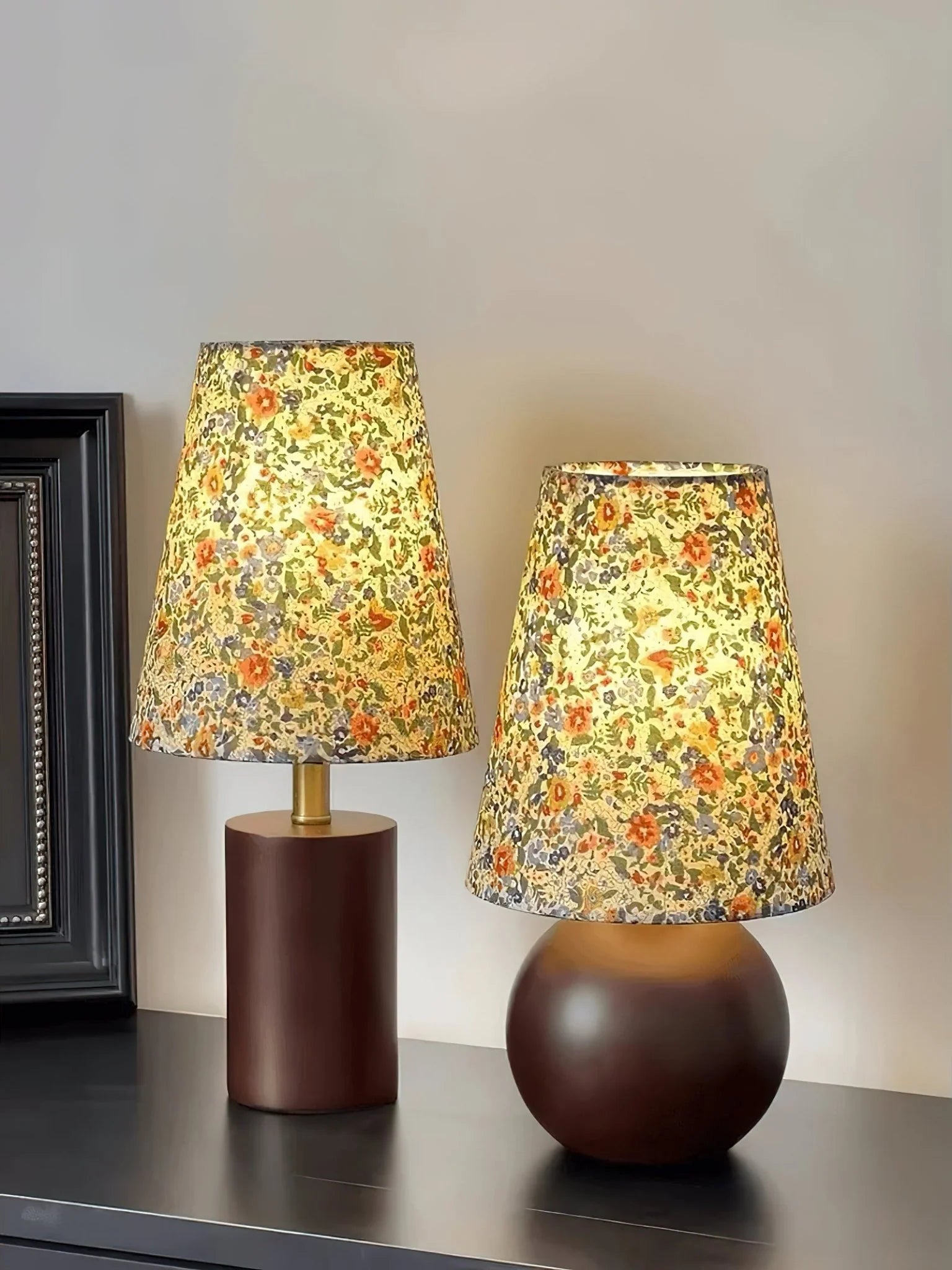 Elara_Floral_Table_Lamp_13