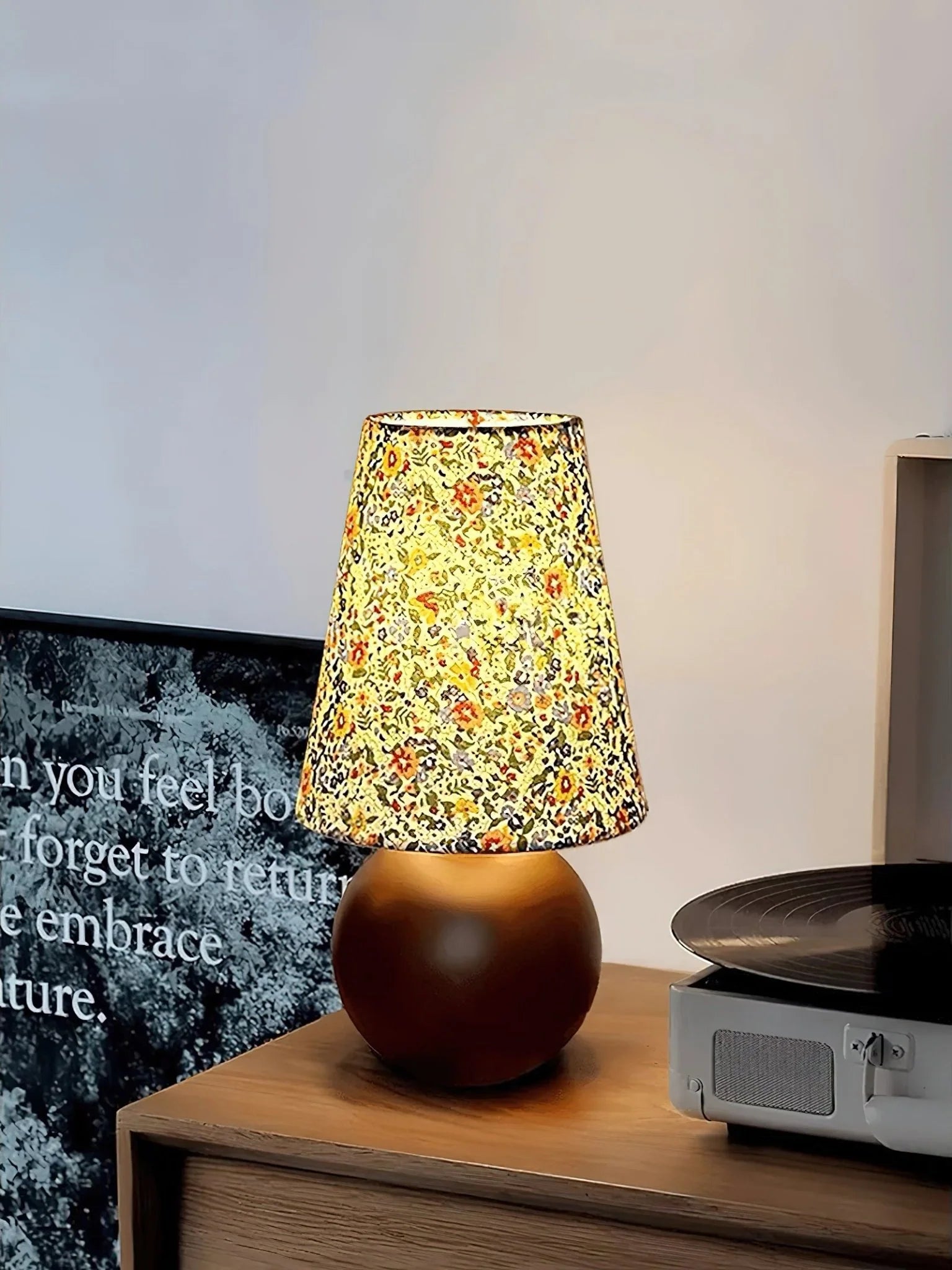 Elara_Floral_Table_Lamp_14