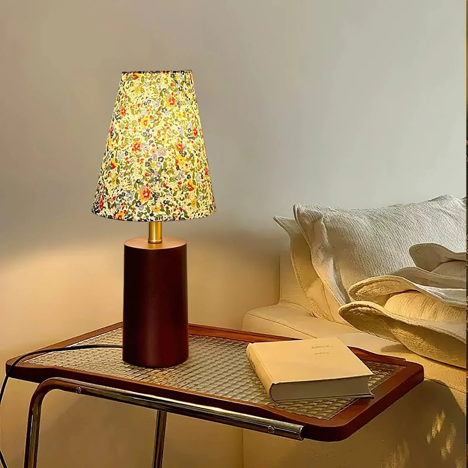 Elara_Floral_Table_Lamp_17