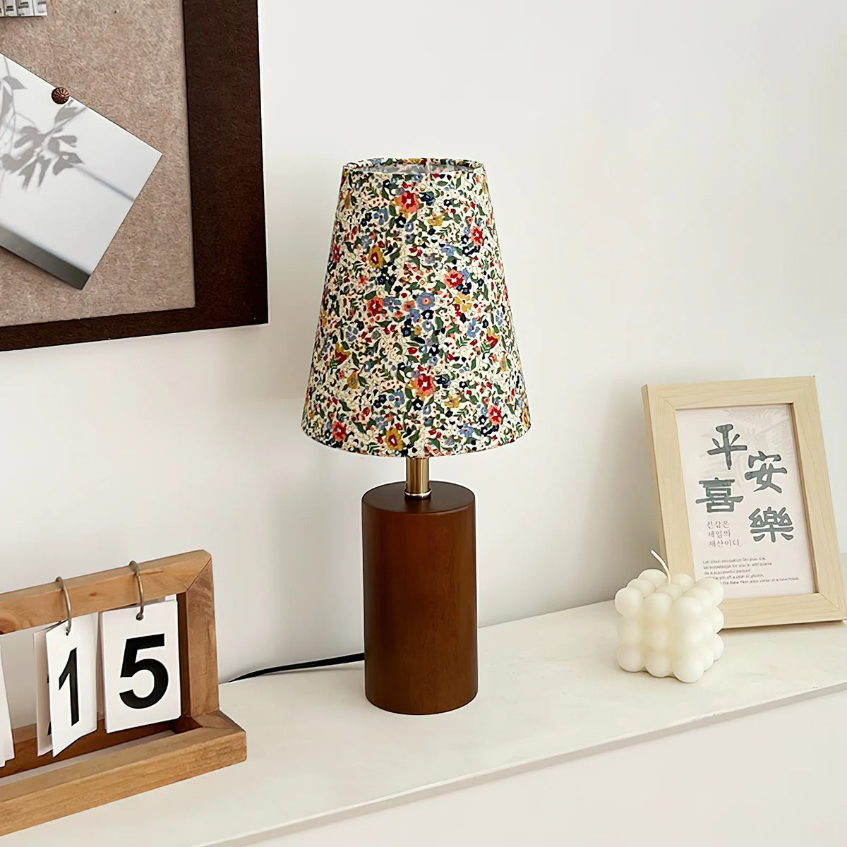 Elara_Floral_Table_Lamp_22