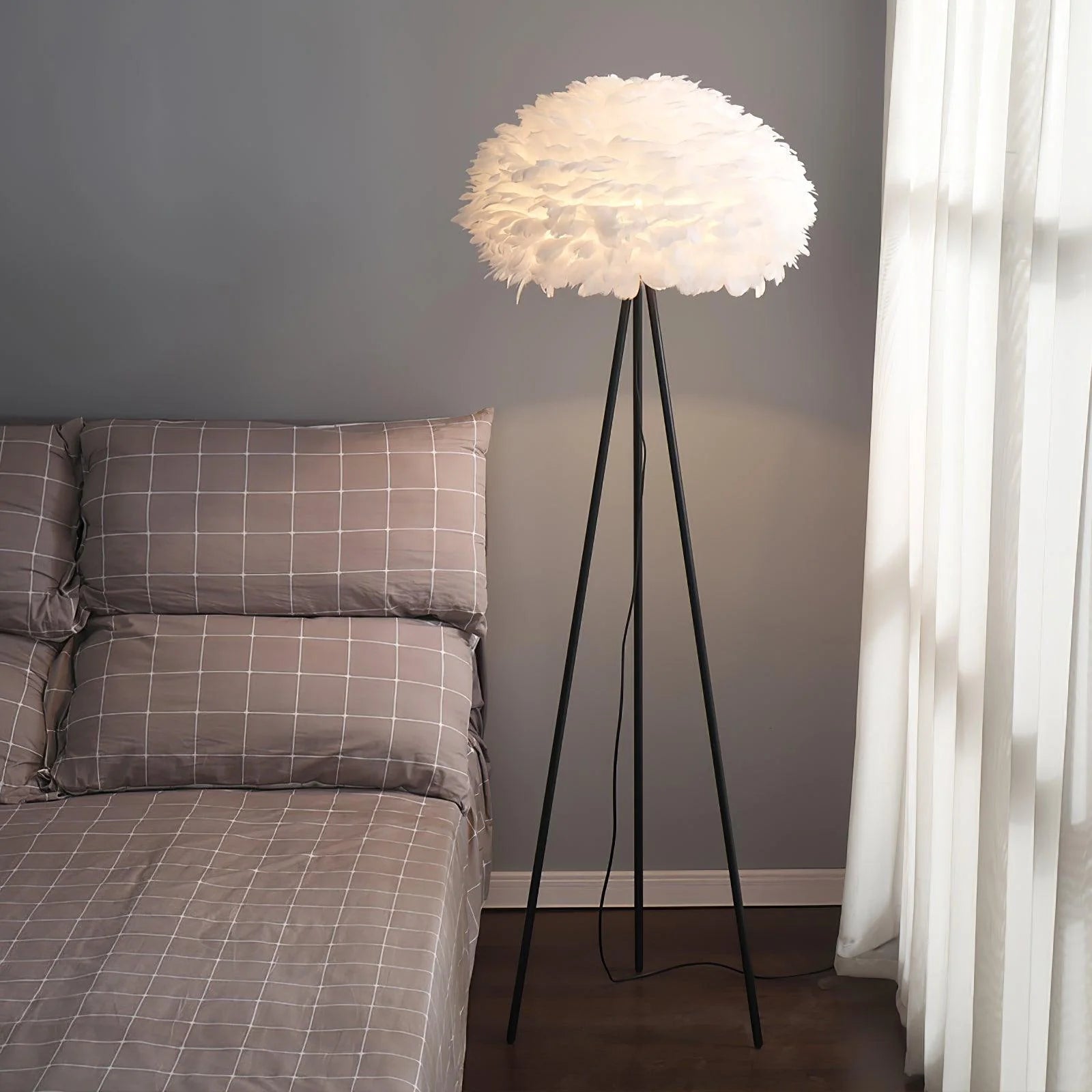 Eos Feather Triangle Floor Lamp 10