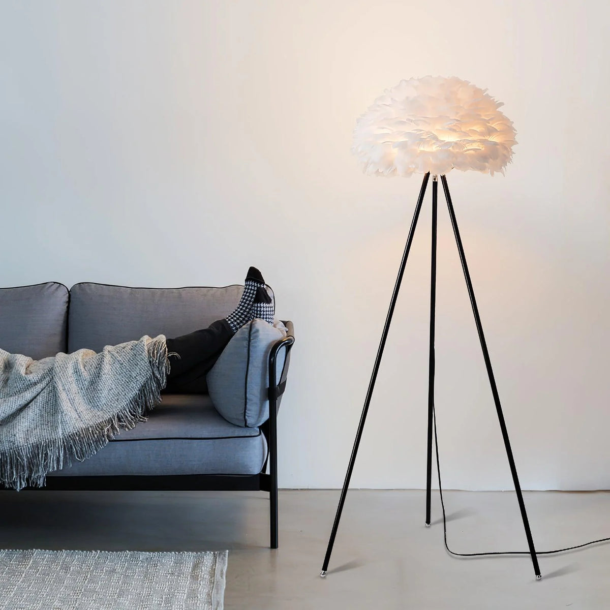 Eos Feather Triangle Floor Lamp 23