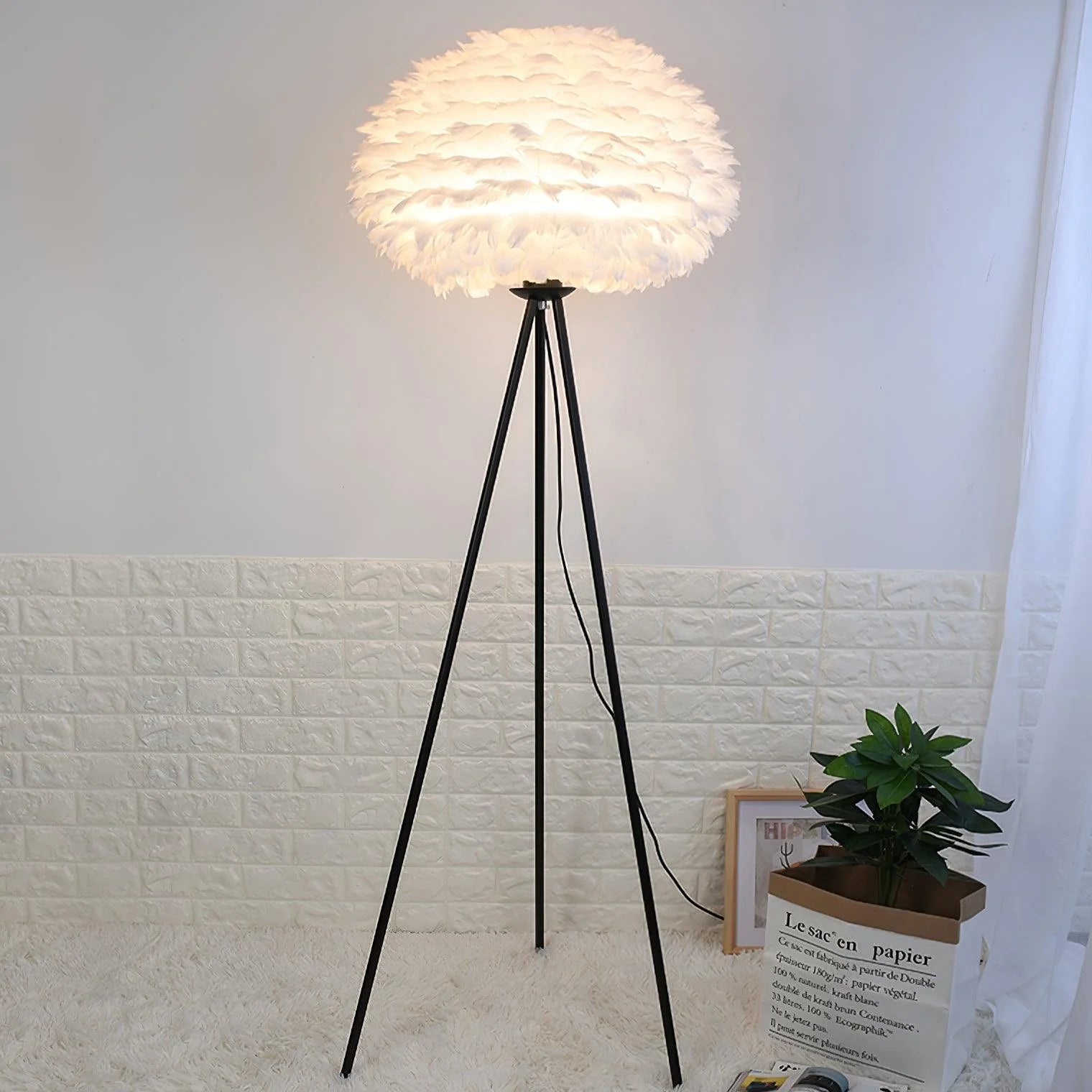 Eos Feather Triangle Floor Lamp 4