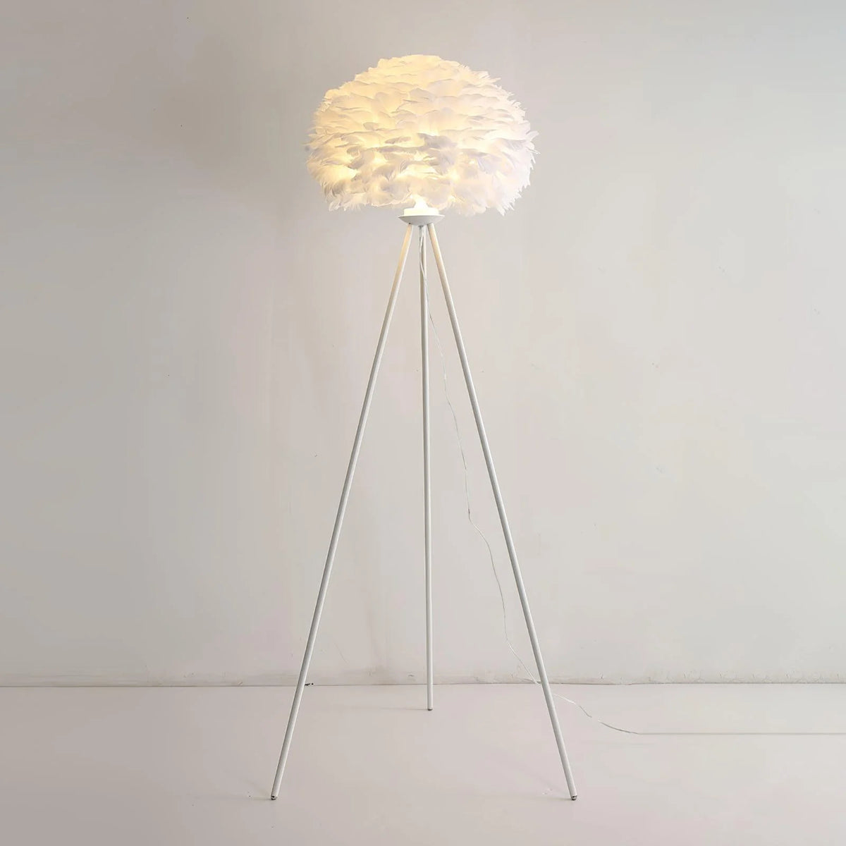 Eos Feather Triangle Floor Lamp 8