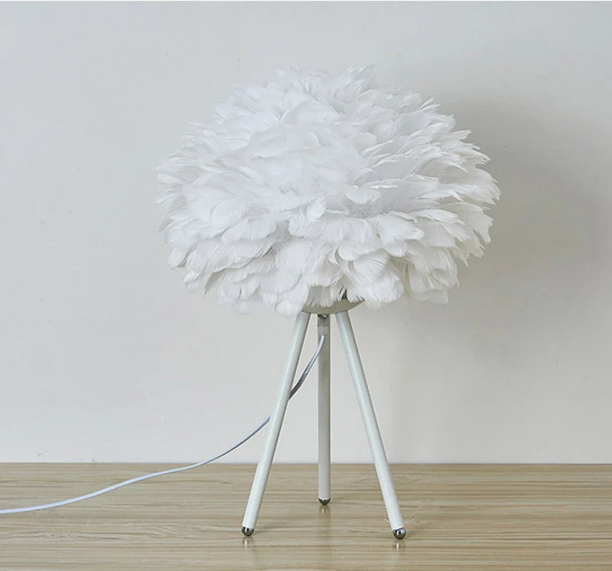 Feather_Tripod_Table_Lamp_14