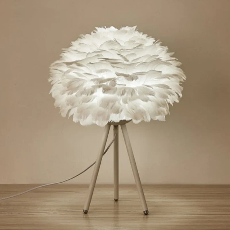 Feather_Tripod_Table_Lamp_15