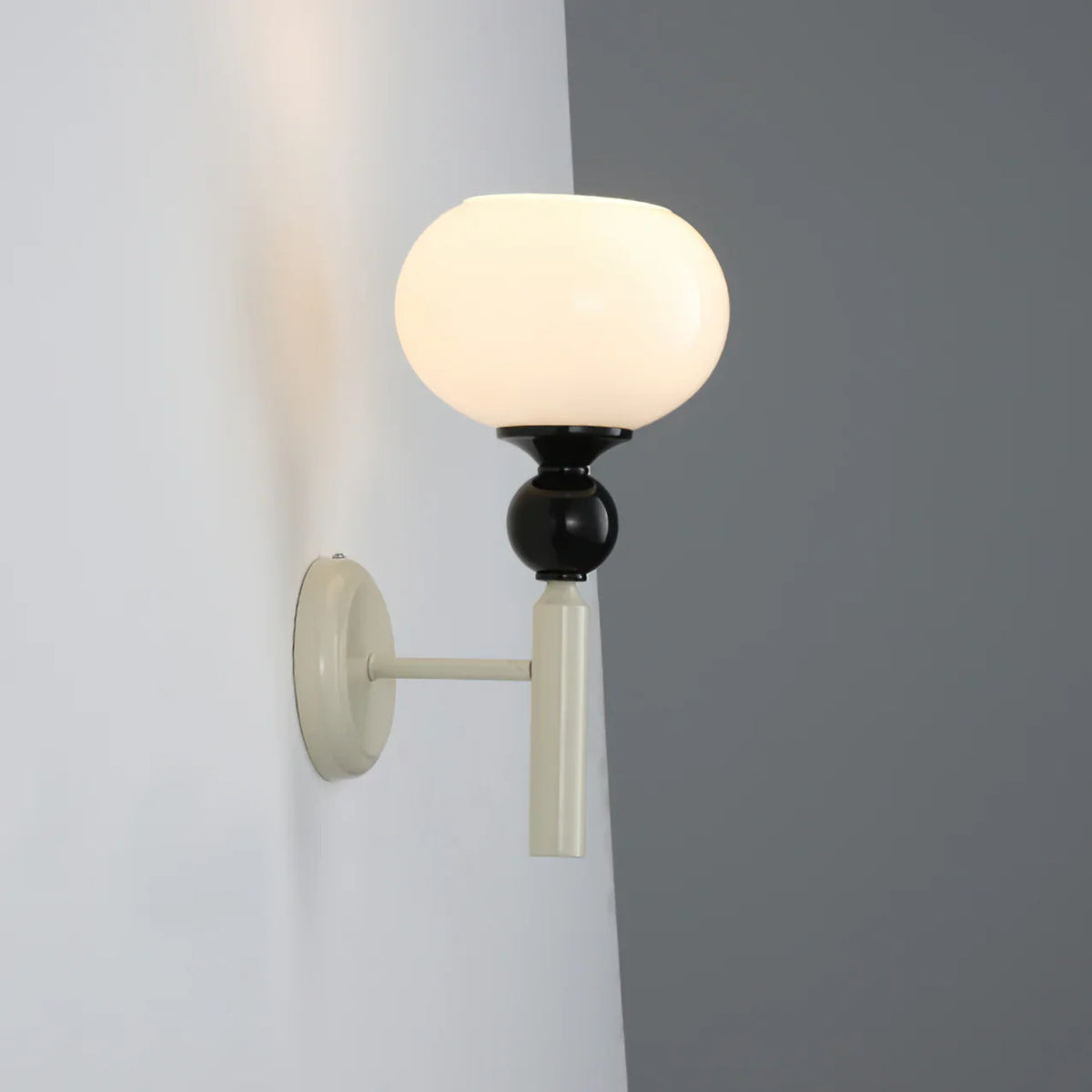 French_Ball_Wall_Lamp_2