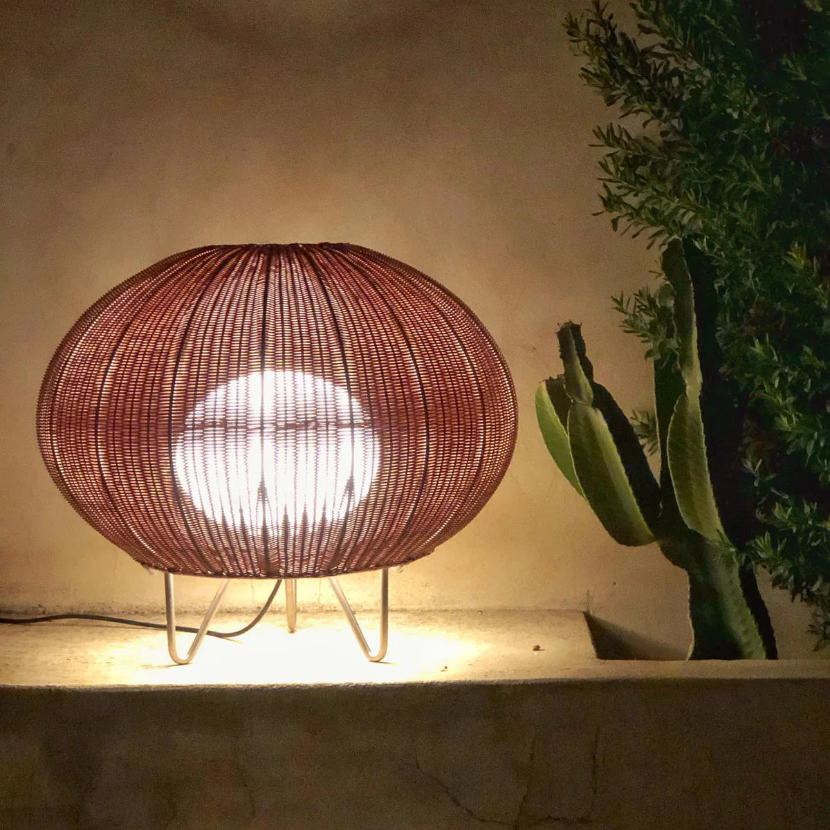 Garota_Table_Lamp_3