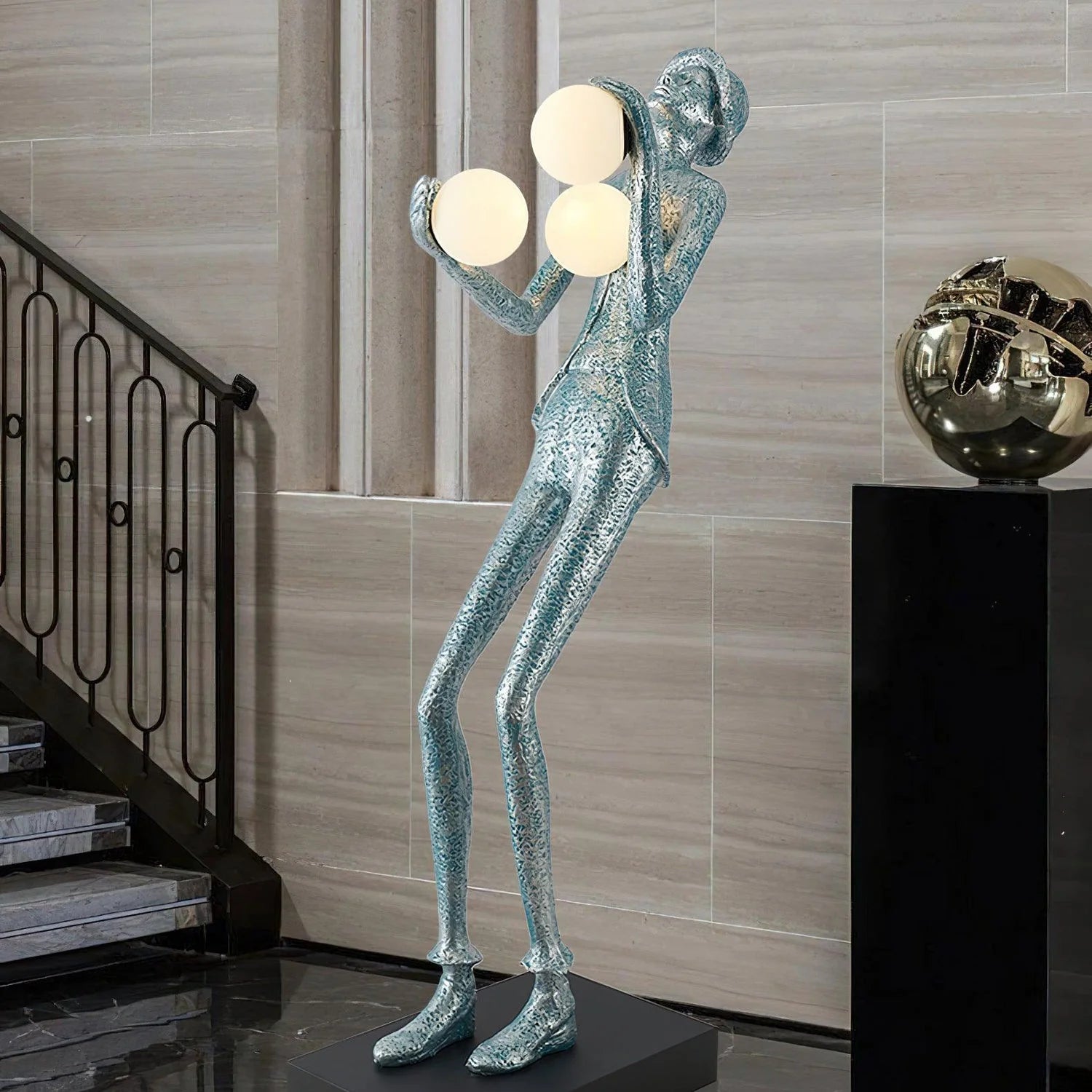 Gentleman_Sculpture_Floor_Lamp_2