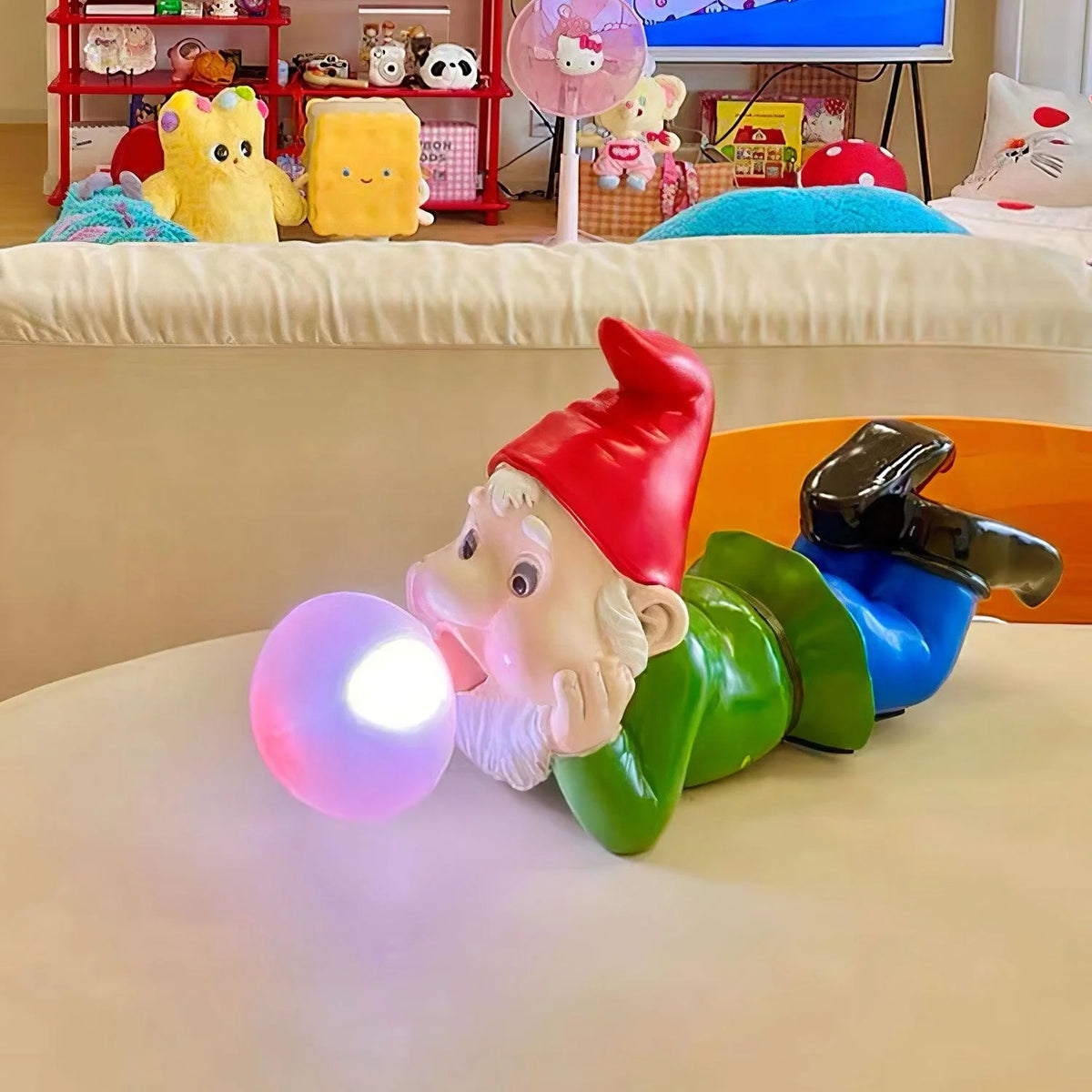 Gummy Snooping Table Lamp 2