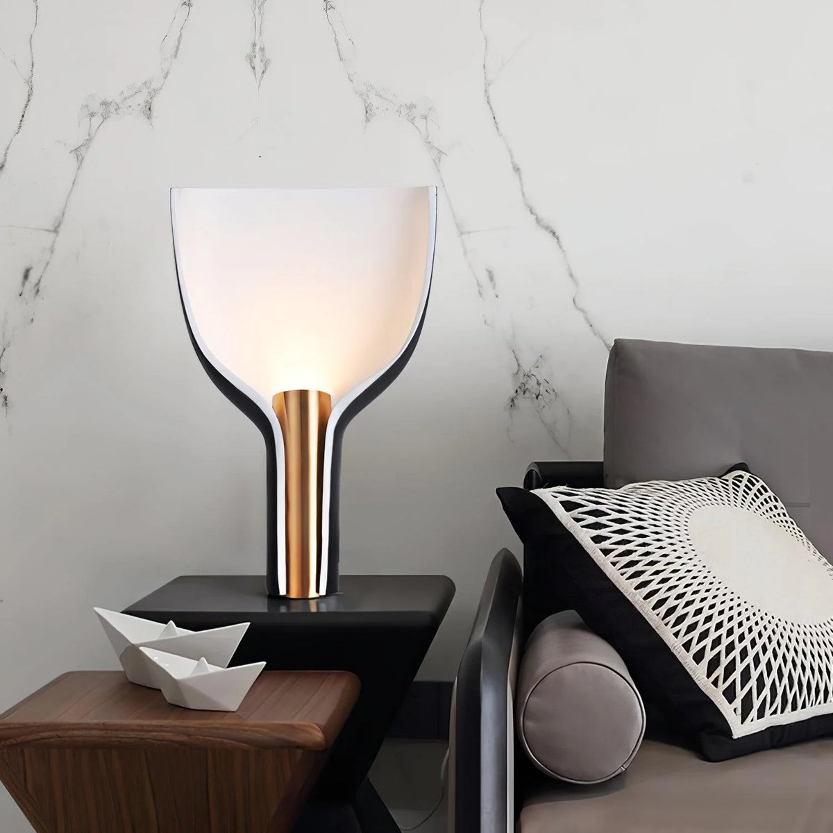 Half-Funnel Table Lamp 7