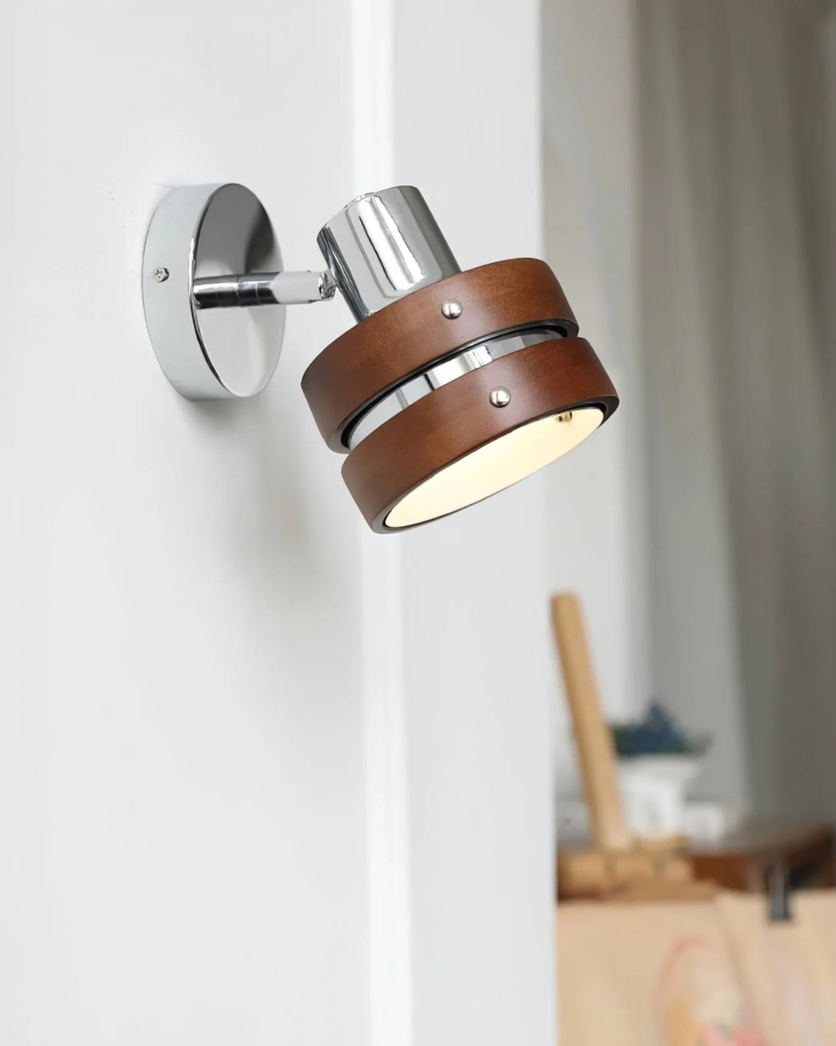 Korilah_Walnut_Wall_Lamp_25