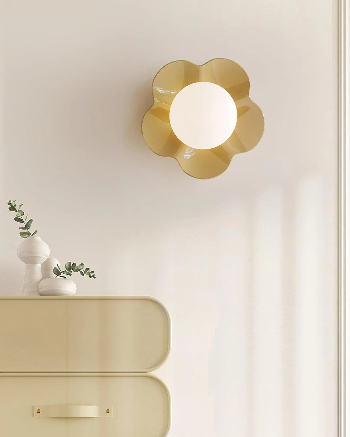 La_Fleur_Wall_Lamp_3