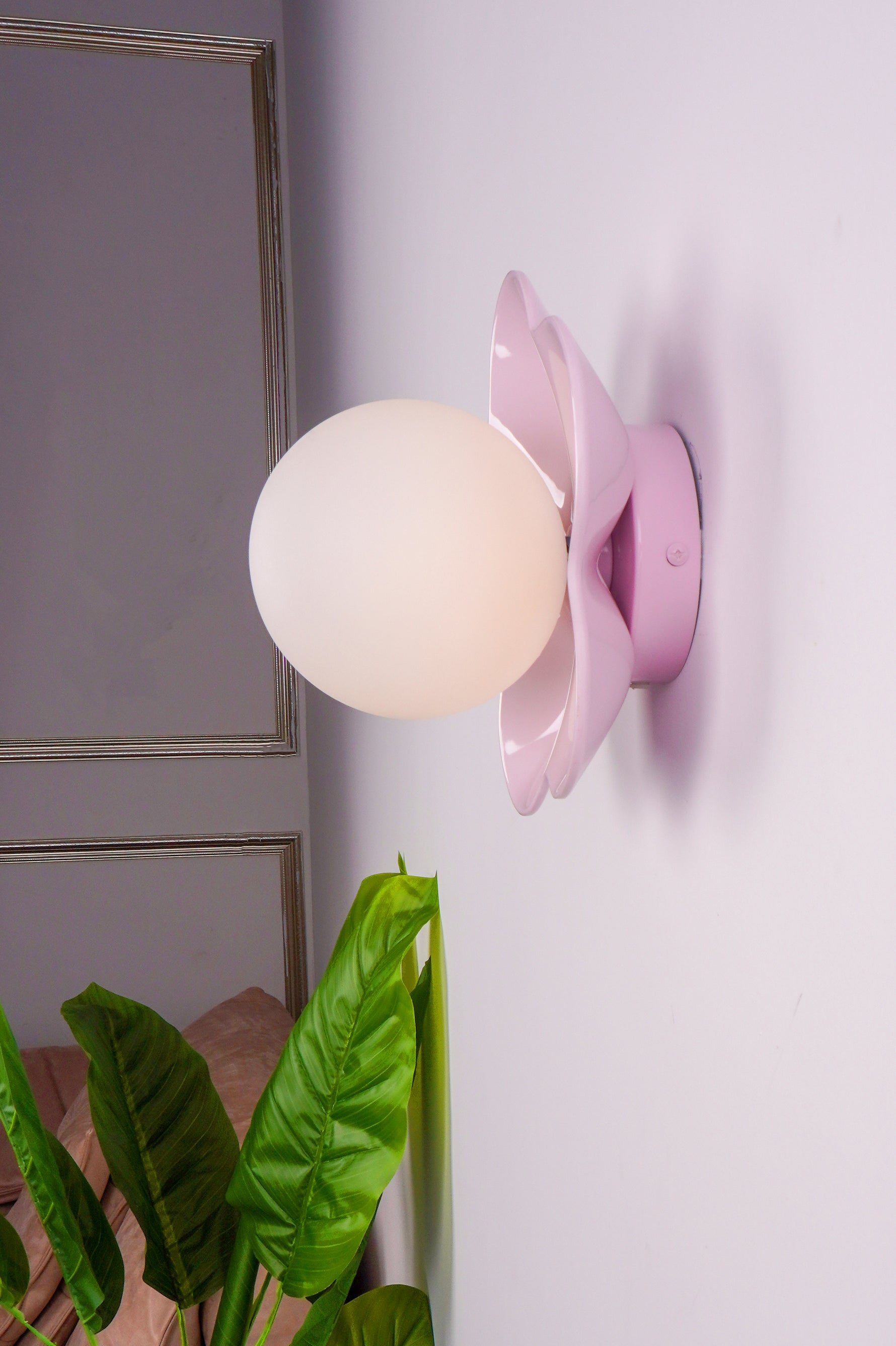 La_Fleur_Wall_Lamp_37