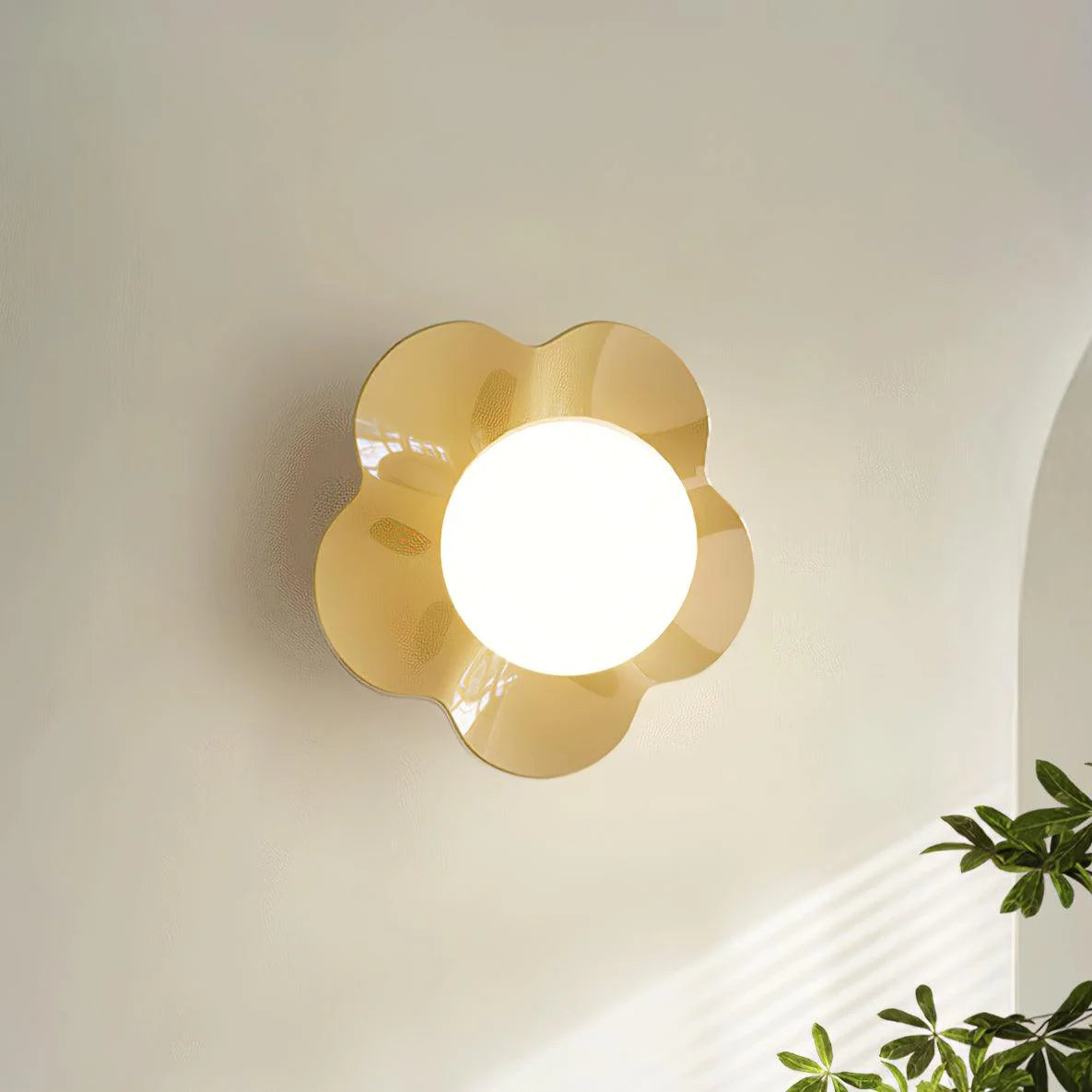 La_Fleur_Wall_Lamp_5