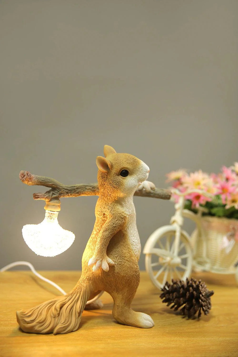 Little Squirrel Table Lamp-7