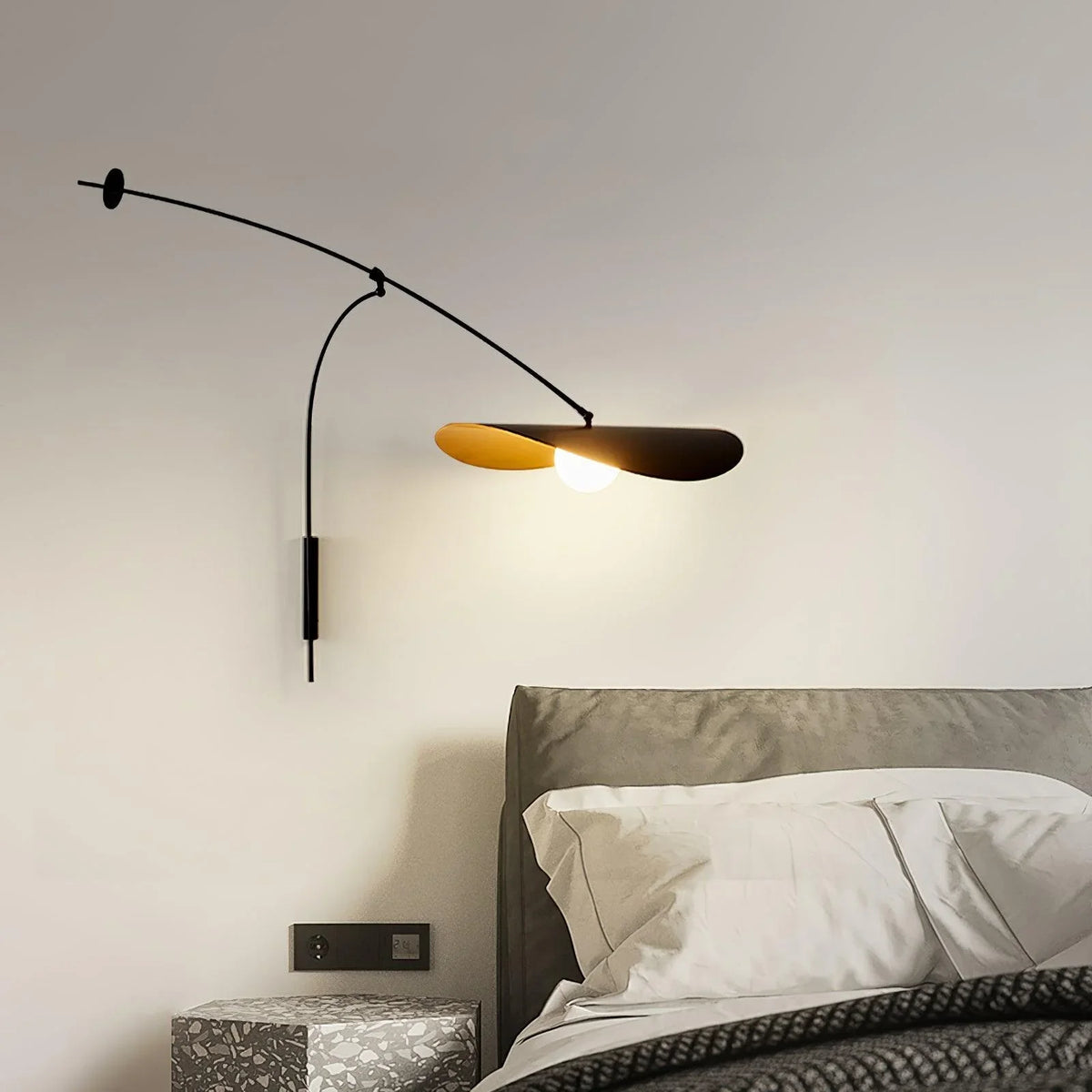 Long_Arm_Wall_Lamp_2