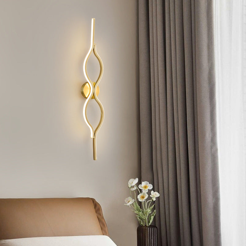 Long_Strip_Twisted_Wall_Lamp_4