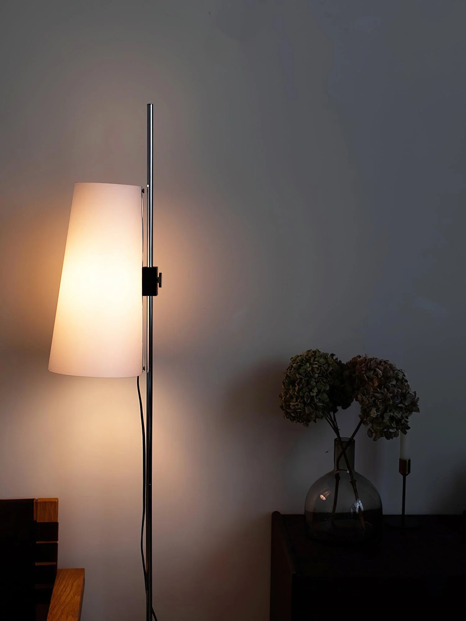 Lupe Floor Lamp 17