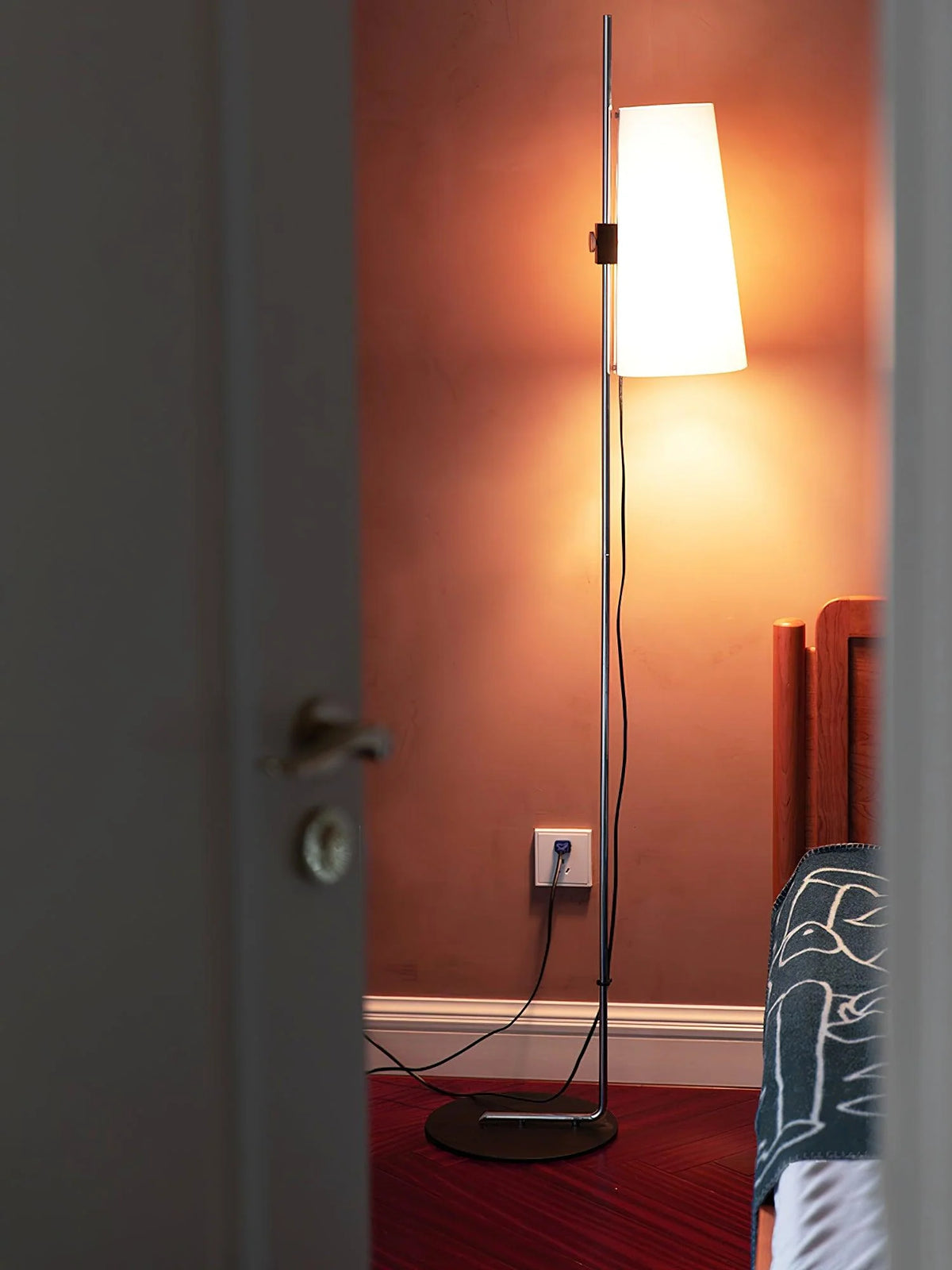 Lupe Floor Lamp 3