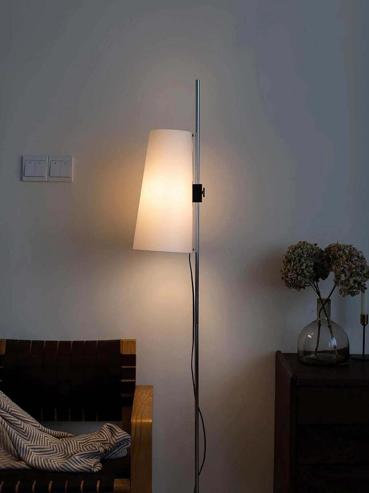 Lupe Floor Lamp 8