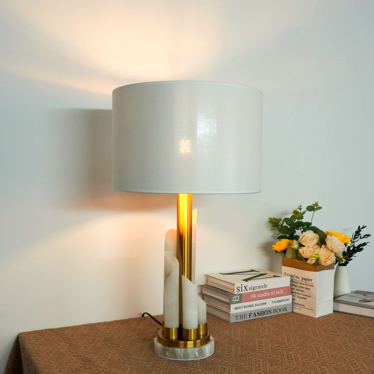 Luxury_Orbit_Table_Lamp_18