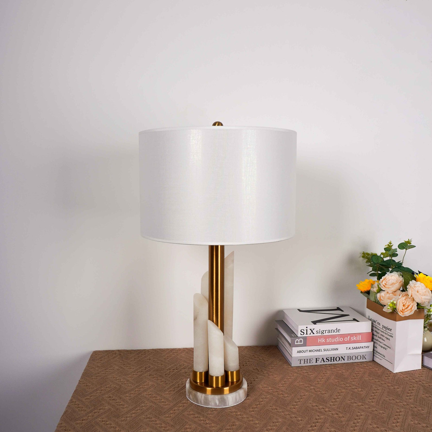 Luxury_Orbit_Table_Lamp_23