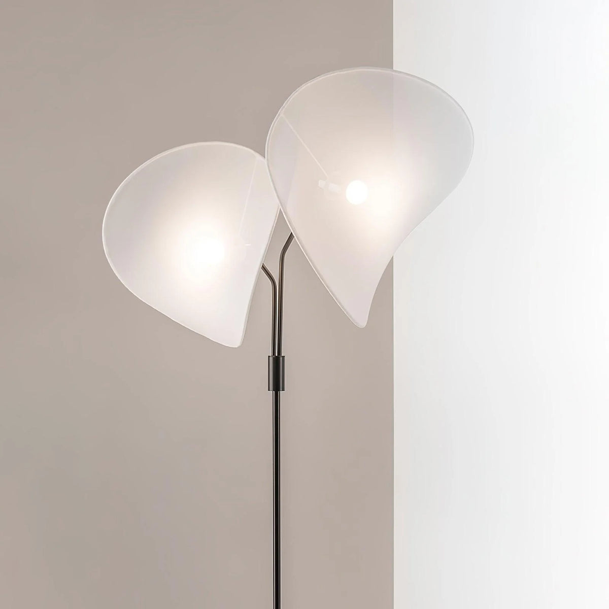 Manta Water Drop Floor Lamp 6