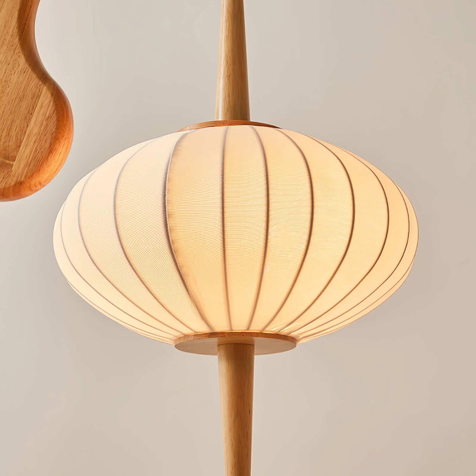 Mantis_Wood_Floor_Lamp_5