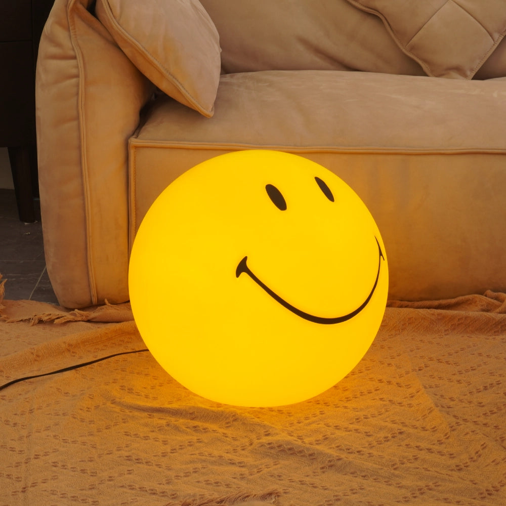 Maria_Smile_Table_Lamp_81