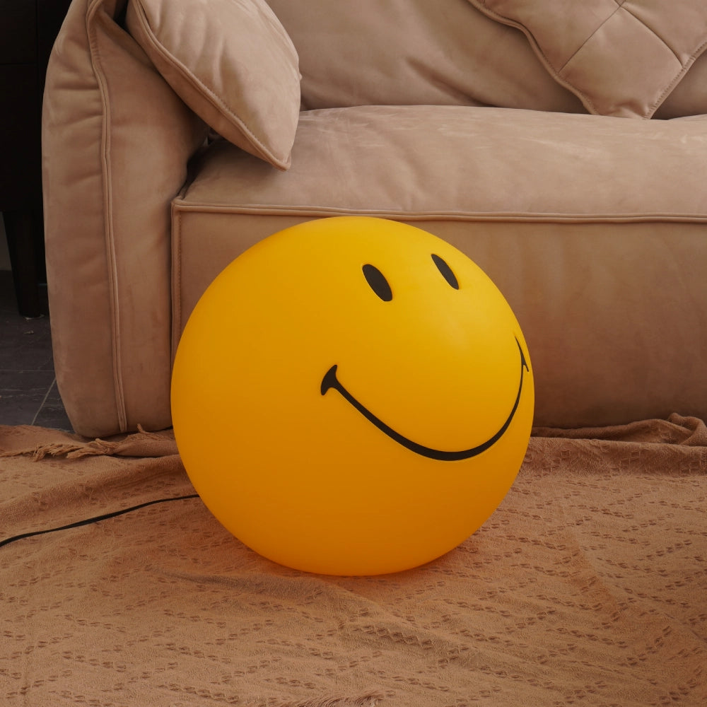 Maria_Smile_Table_Lamp_82
