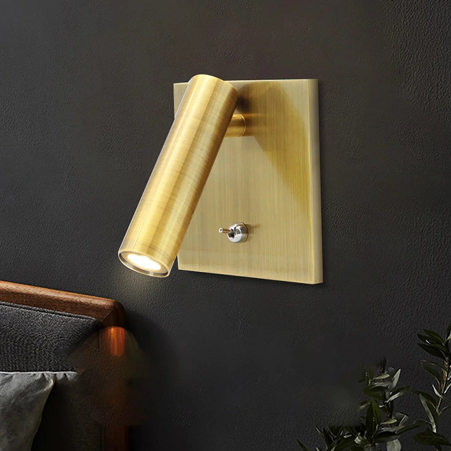 Micro_Square_Switched_Sconce_9