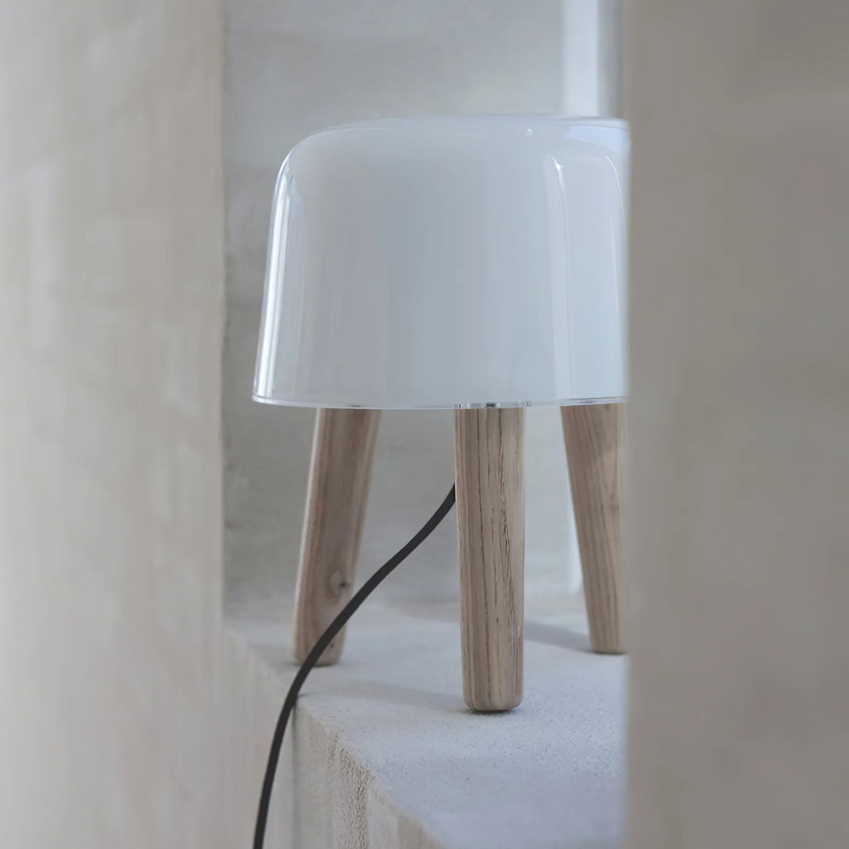 Milk NA1 Table Lamp 30