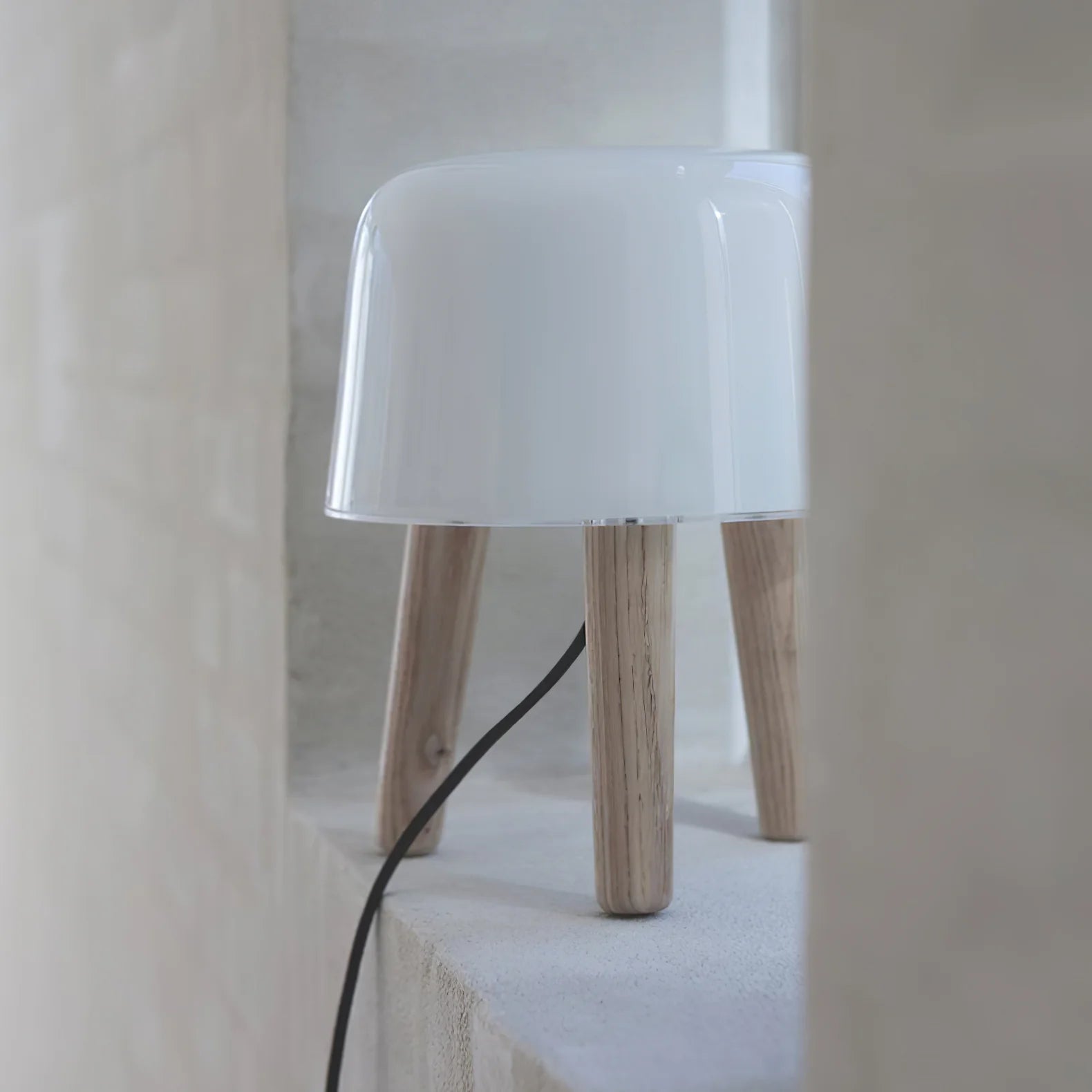 Milk NA1 Table Lamp 30