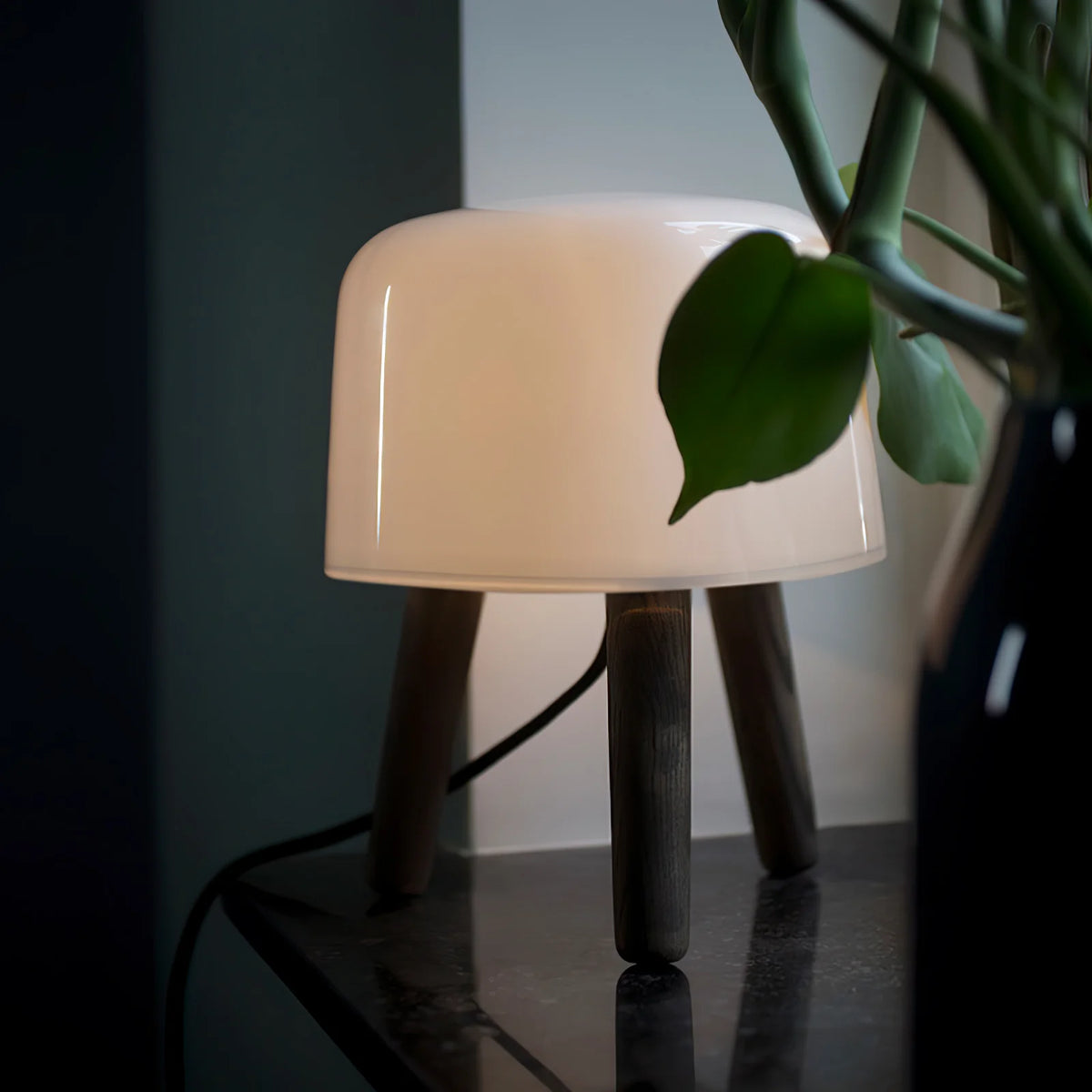 Milk NA1 Table Lamp 35